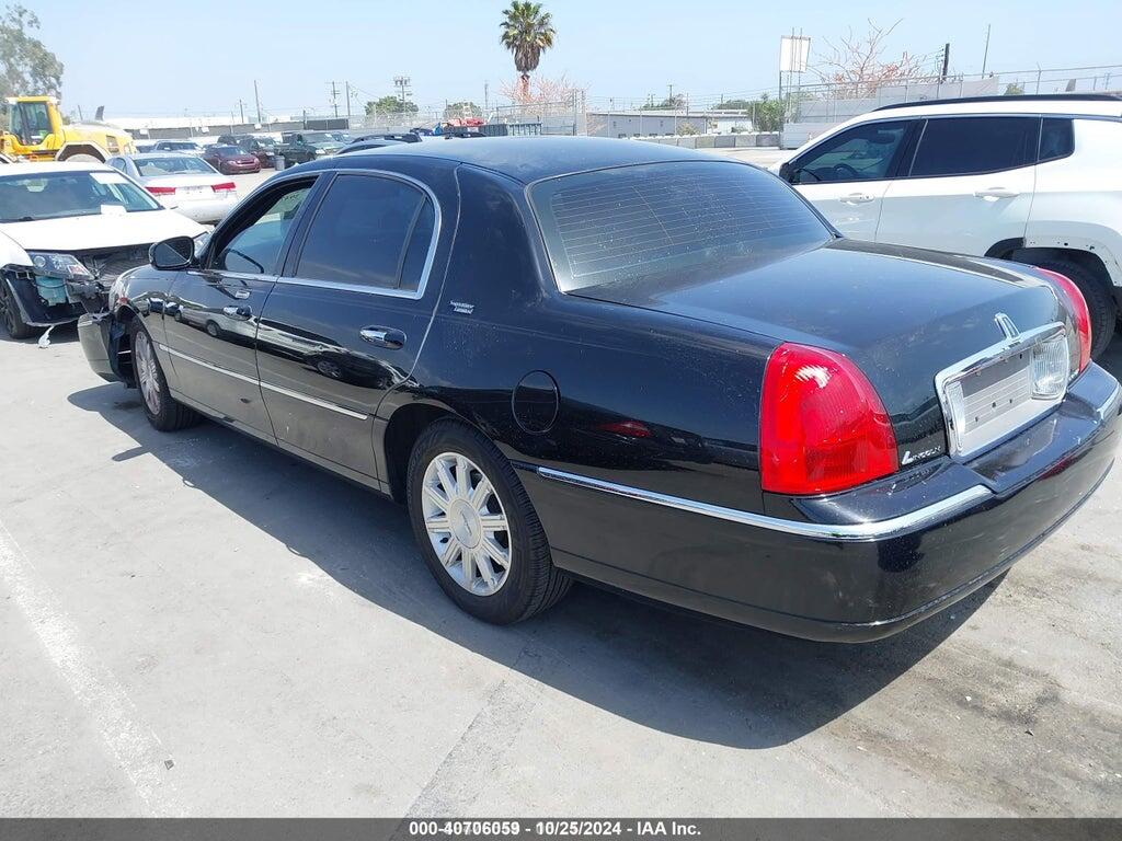 2LNBL8CV9BX750969 2011 LINCOLN TOWN CAR photo no. 3