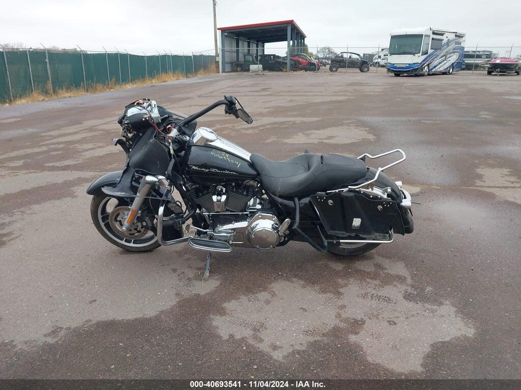 1HD1KH417AB613107 2010 HARLEY-DAVIDSON FLTRX photo no. 12