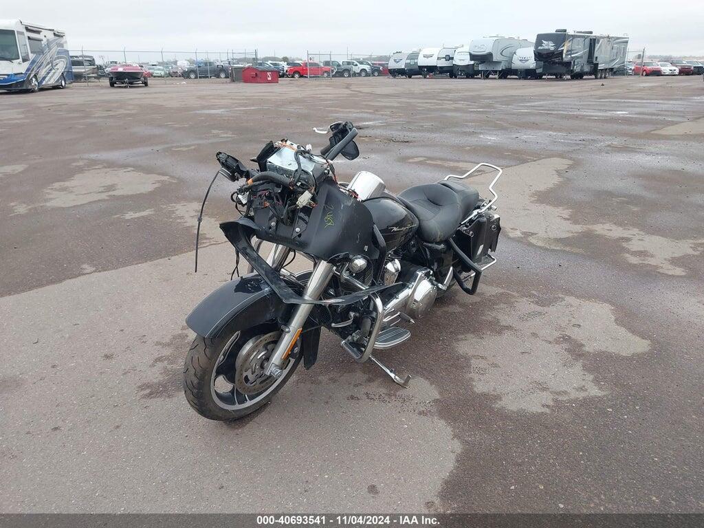 1HD1KH417AB613107 2010 HARLEY-DAVIDSON FLTRX photo no. 2