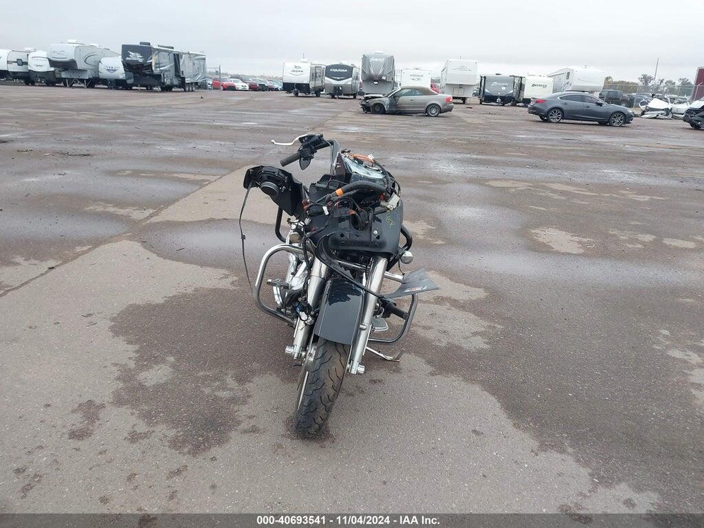 1HD1KH417AB613107 2010 HARLEY-DAVIDSON FLTRX photo no. 5