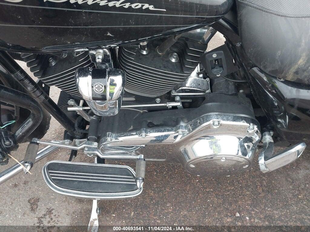 1HD1KH417AB613107 2010 HARLEY-DAVIDSON FLTRX photo no. 9