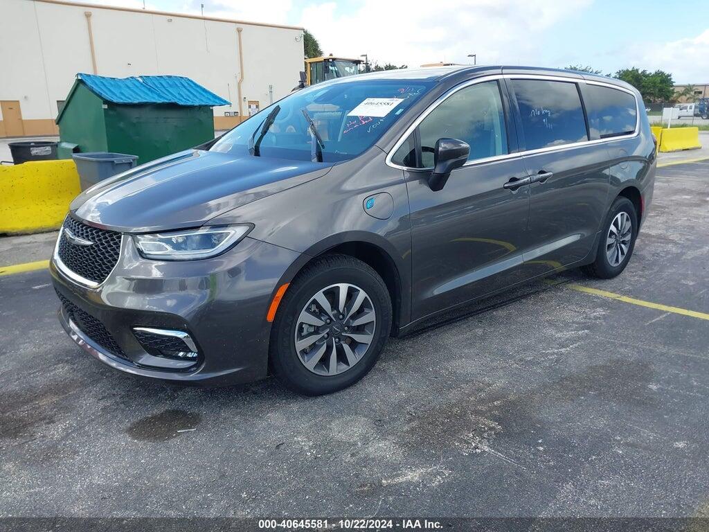 2C4RC1L70PR559027 2023 CHRYSLER PACIFICA HYBRID photo no. 2