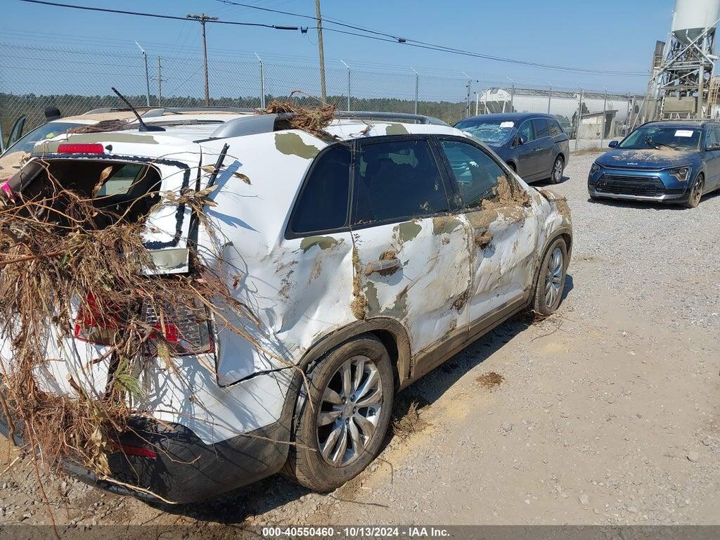 5XYKTDA23BG177503 2011 KIA SORENTO photo no. 4
