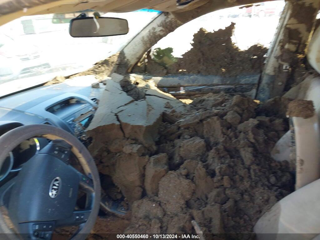 5XYKTDA23BG177503 2011 KIA SORENTO photo no. 5