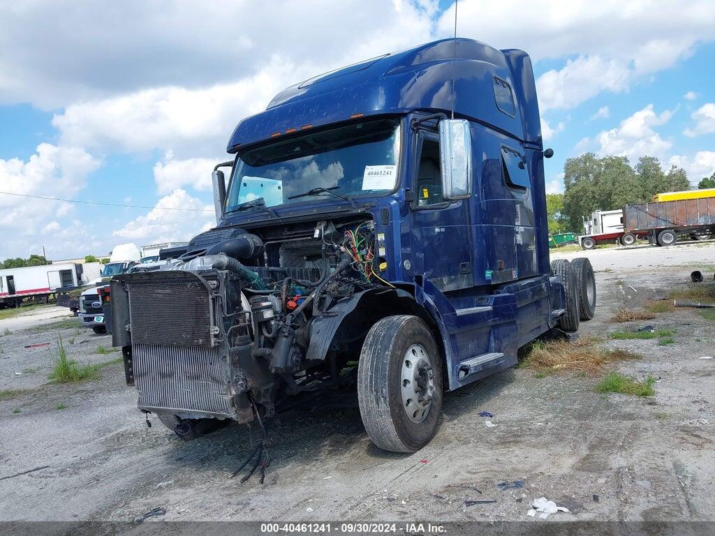 4V4NC9GH77N455605 2007 VOLVO VN photo no. 2