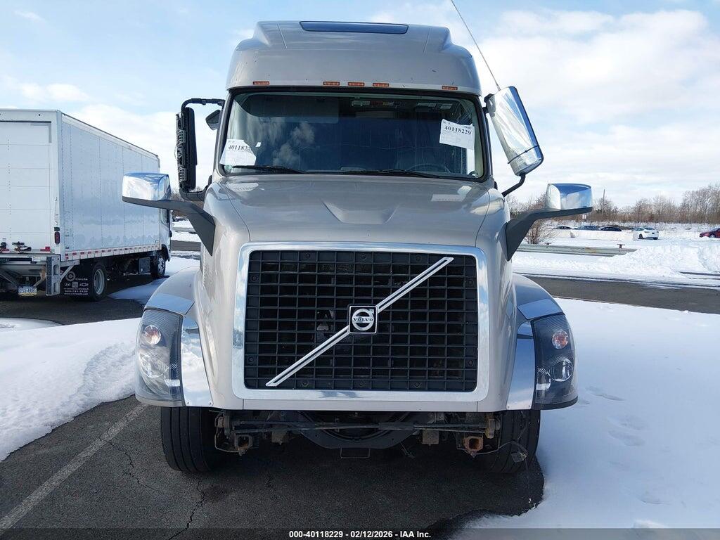 4V4NC9EH5GN941994 2016 VOLVO VN photo no. 10