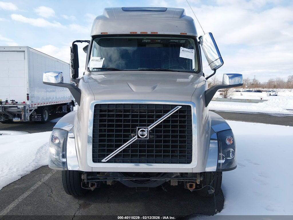 4V4NC9EH5GN941994 2016 VOLVO VN photo no. 11