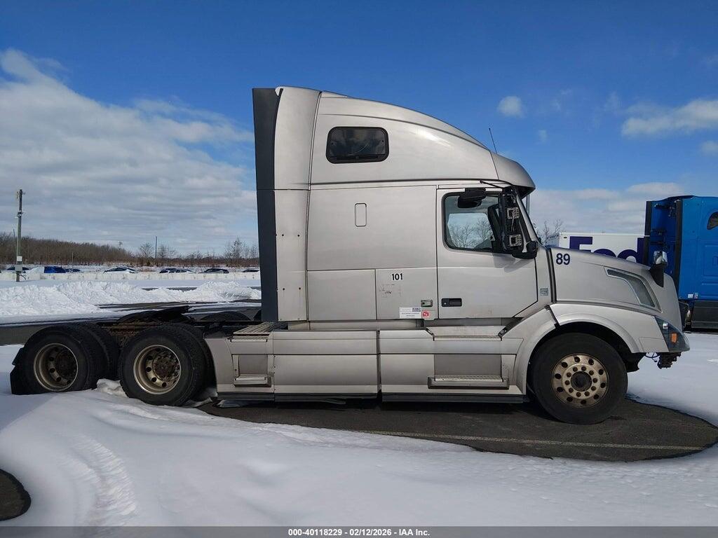 4V4NC9EH5GN941994 2016 VOLVO VN photo no. 12