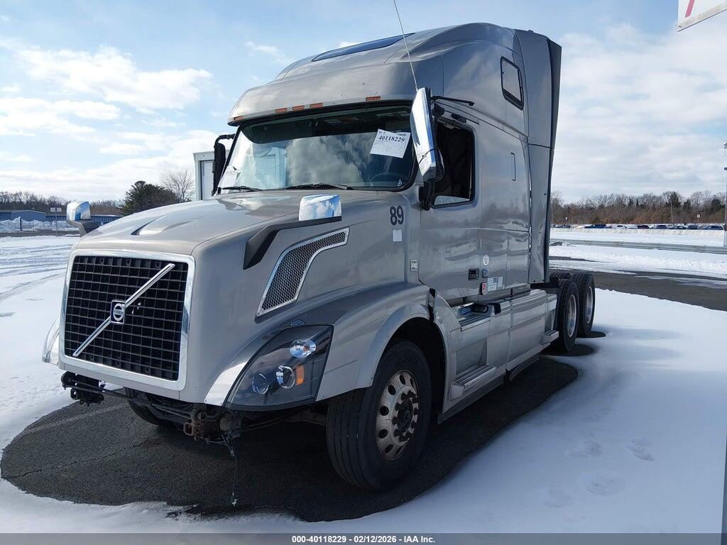 4V4NC9EH5GN941994 2016 VOLVO VN photo no. 2