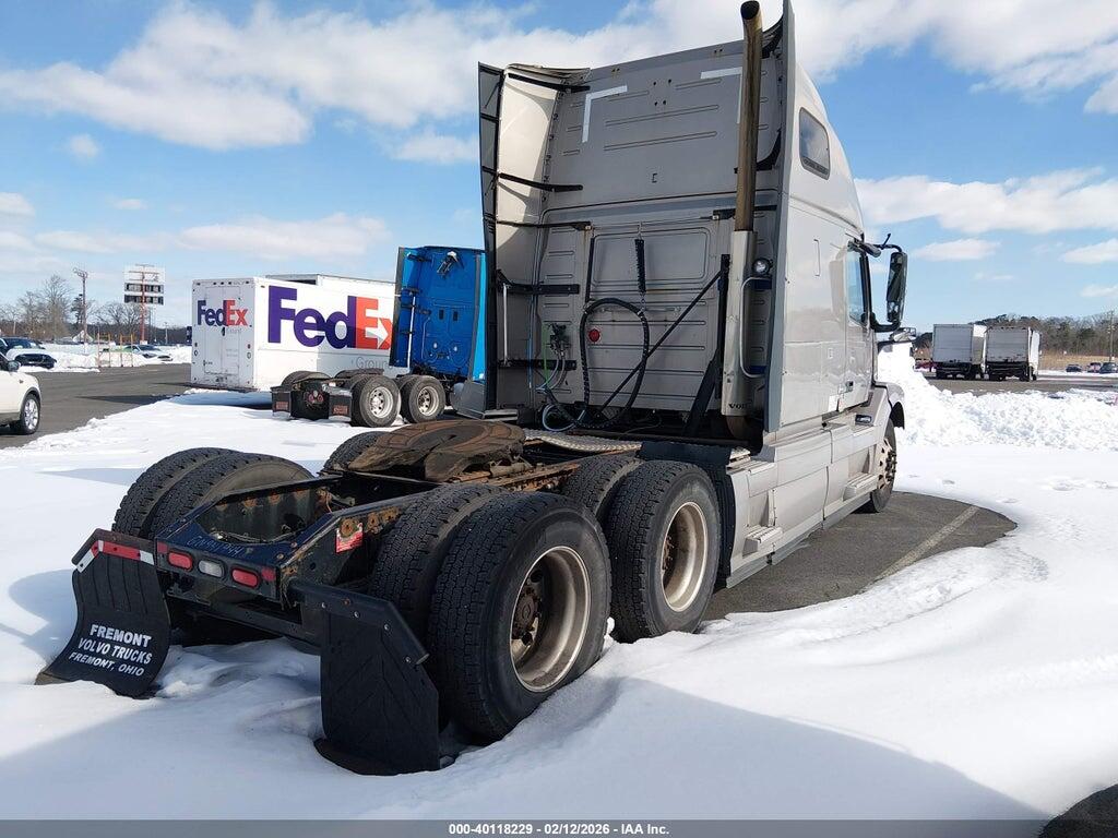 4V4NC9EH5GN941994 2016 VOLVO VN photo no. 4