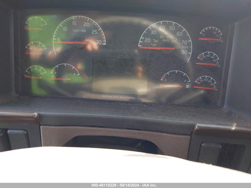4V4NC9EH5GN941994 2016 VOLVO VN photo no. 5