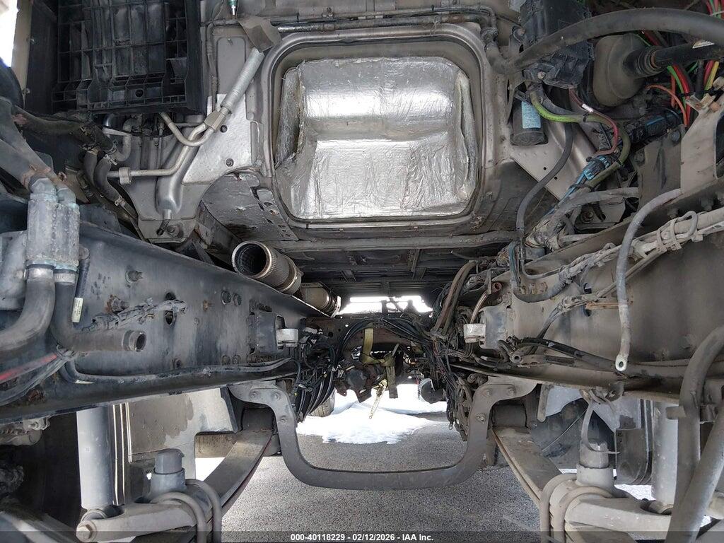 4V4NC9EH5GN941994 2016 VOLVO VN photo no. 9
