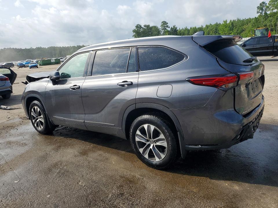 2022 TOYOTA HIGHLANDER XLE — Фото 2 из 13