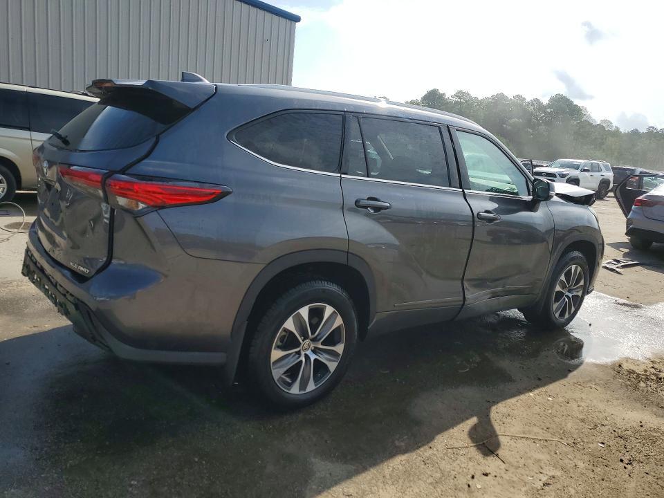 2022 TOYOTA HIGHLANDER XLE — Фото 3 из 13