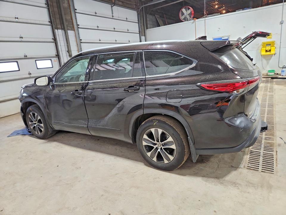 2022 TOYOTA HIGHLANDER XLE — Фото 2 из 14