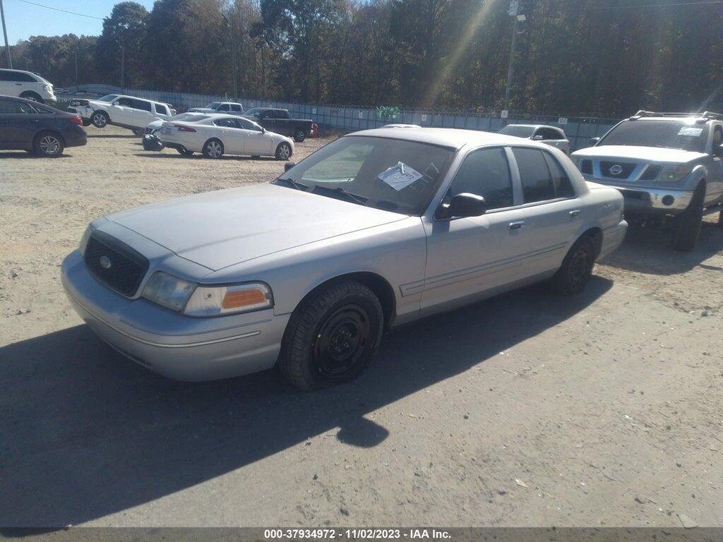 2FAHP71W33X176207 2003 FORD CROWN VICTORIA photo no. 2