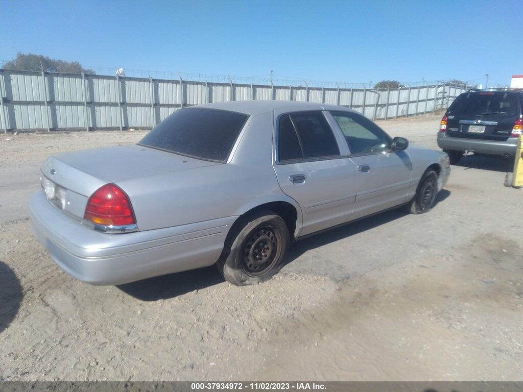 2FAHP71W33X176207 2003 FORD CROWN VICTORIA photo no. 4