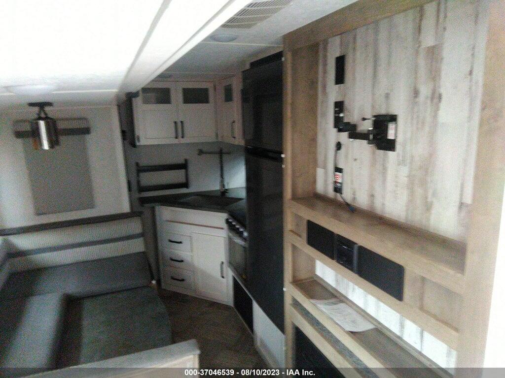 4X4TPUG27MP092013 2021 FOREST RIVER PUMA TRAVEL TRAILER photo no. 6