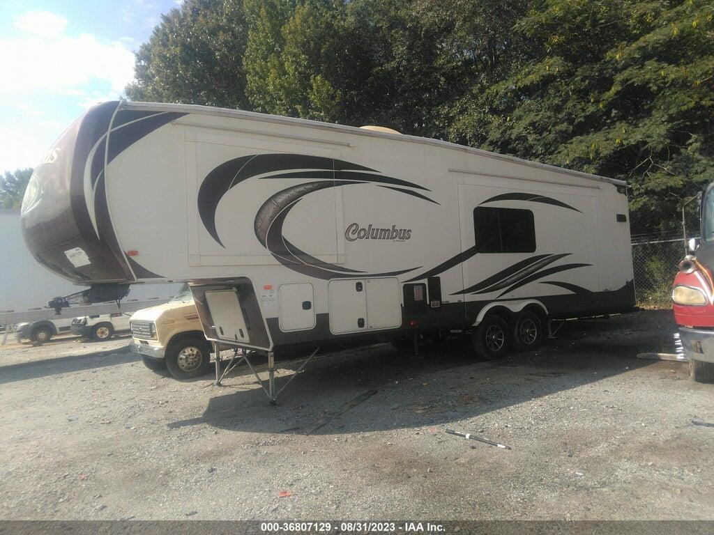 4X4FCMK24G6005940 2016 PALOMINO COLUMBUS photo no. 2