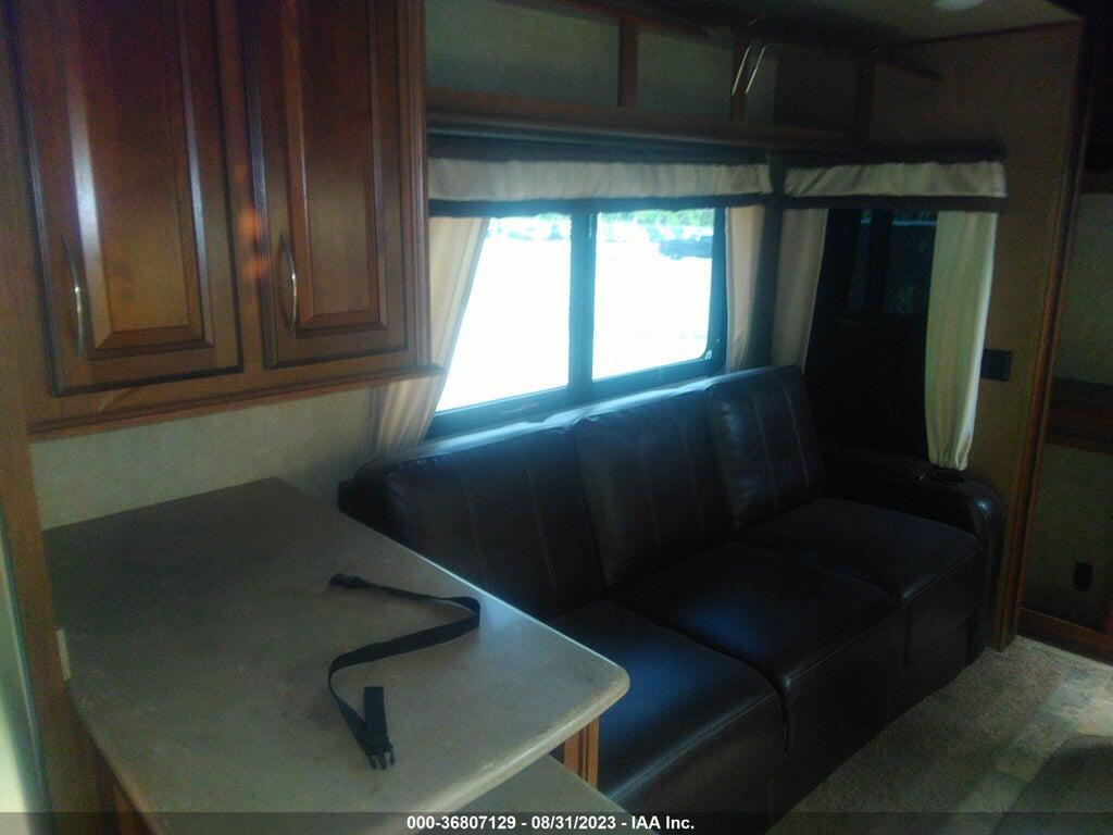 4X4FCMK24G6005940 2016 PALOMINO COLUMBUS photo no. 7