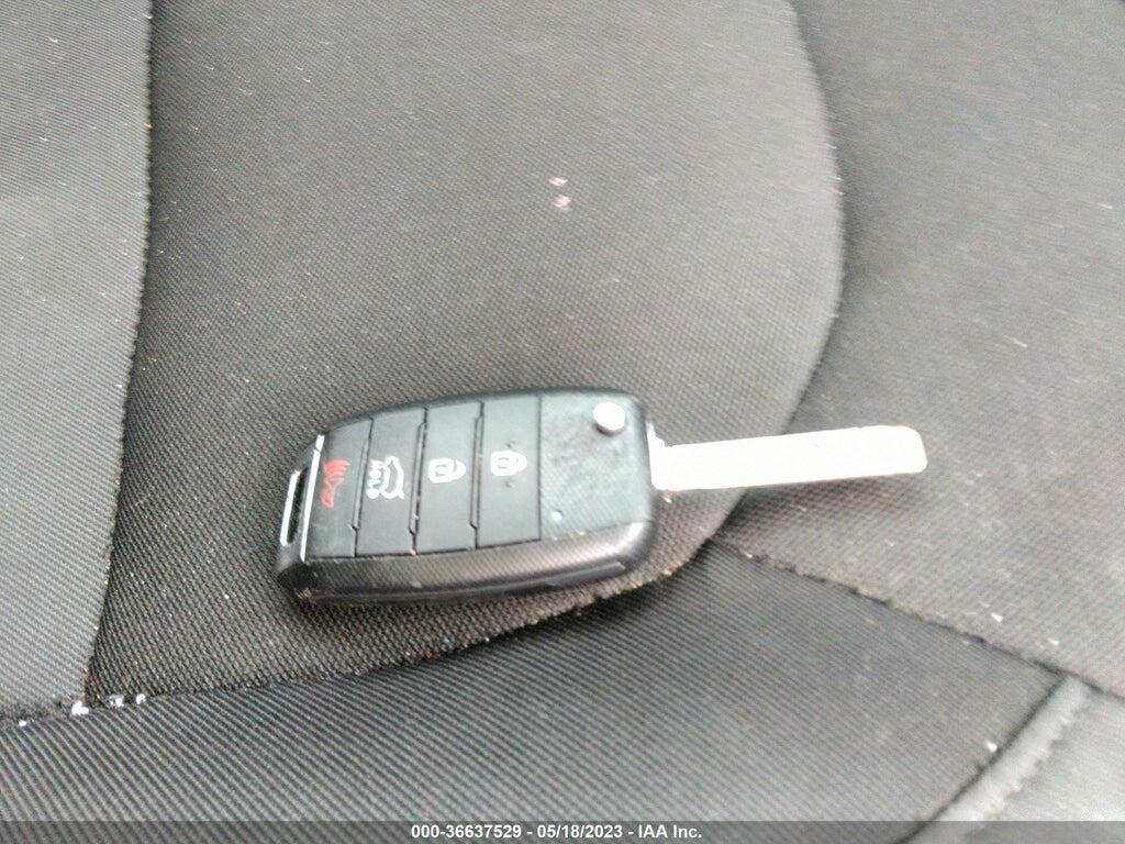 KNDJN2A2XF7236169 2015 KIA SOUL photo no. 11