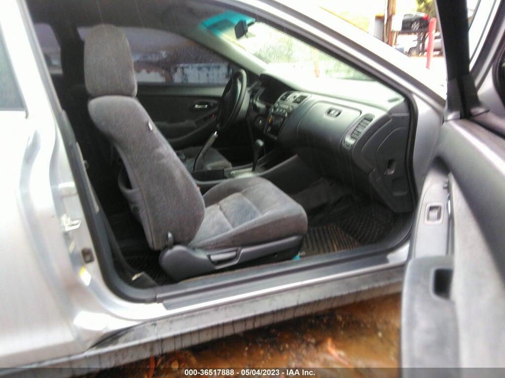 1HGCG22482A029975 2002 HONDA ACCORD CPE photo no. 5