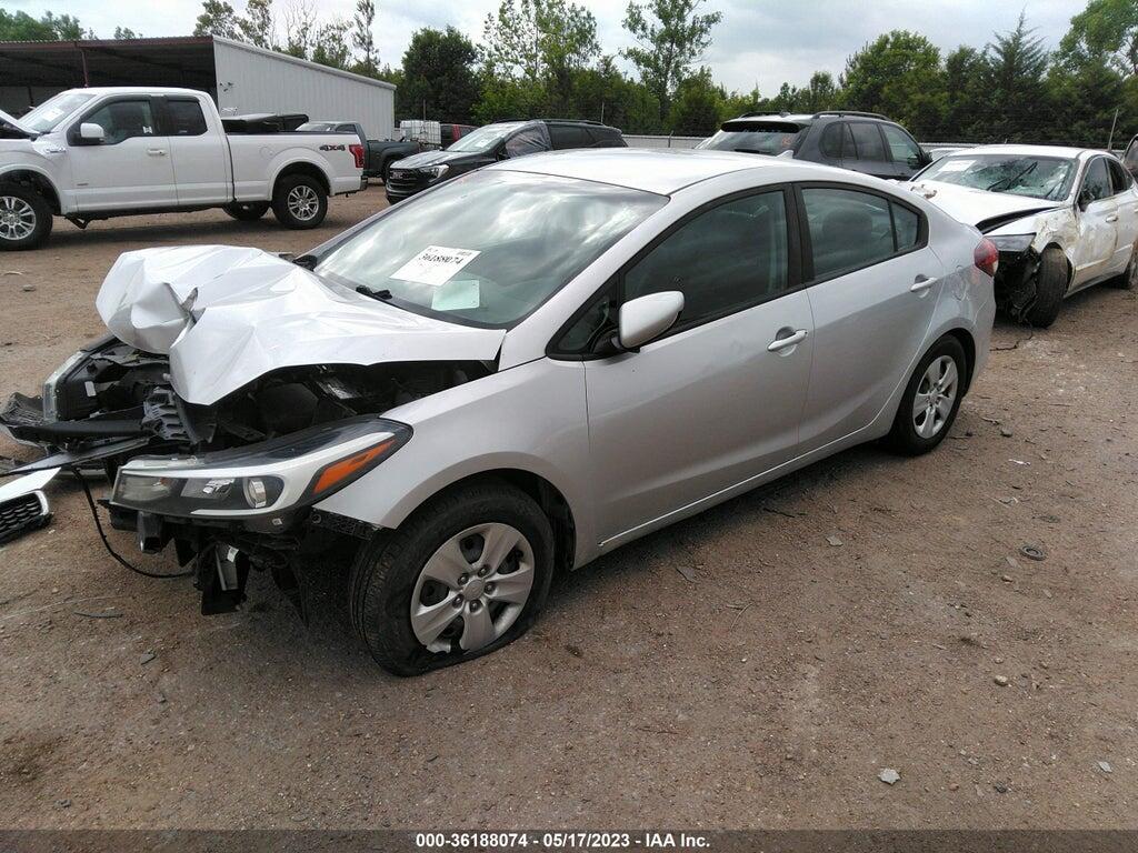 3KPFK4A7XHE019388 2017 KIA FORTE photo no. 2