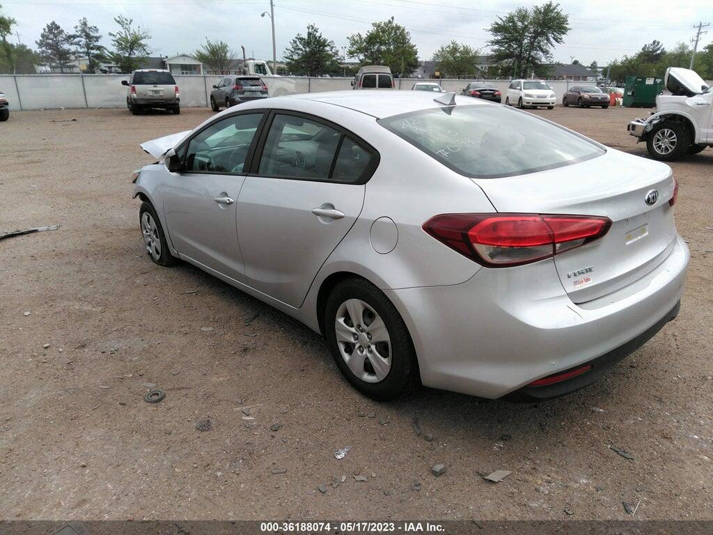 3KPFK4A7XHE019388 2017 KIA FORTE photo no. 3