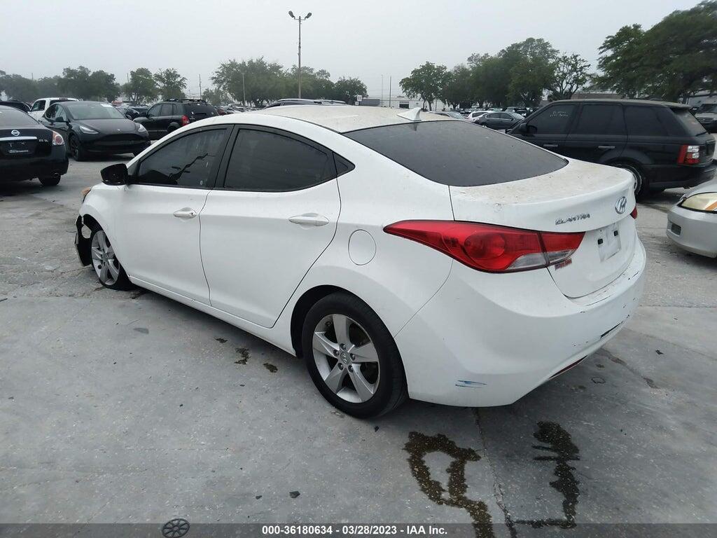 5NPDH4AE9DH372750 2013 HYUNDAI ELANTRA photo no. 3