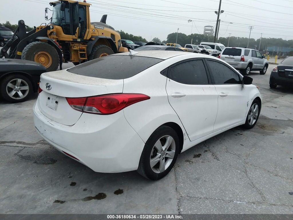 5NPDH4AE9DH372750 2013 HYUNDAI ELANTRA photo no. 4