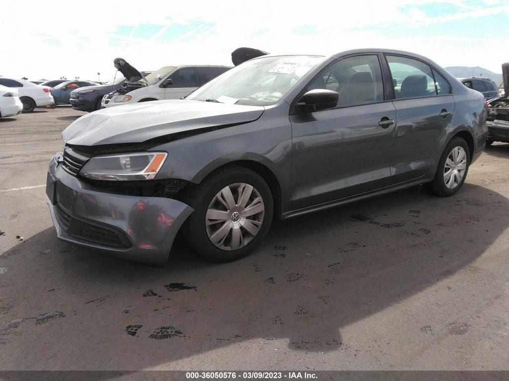 3VW2K7AJ5DM363252 2013 VOLKSWAGEN JETTA photo no. 2