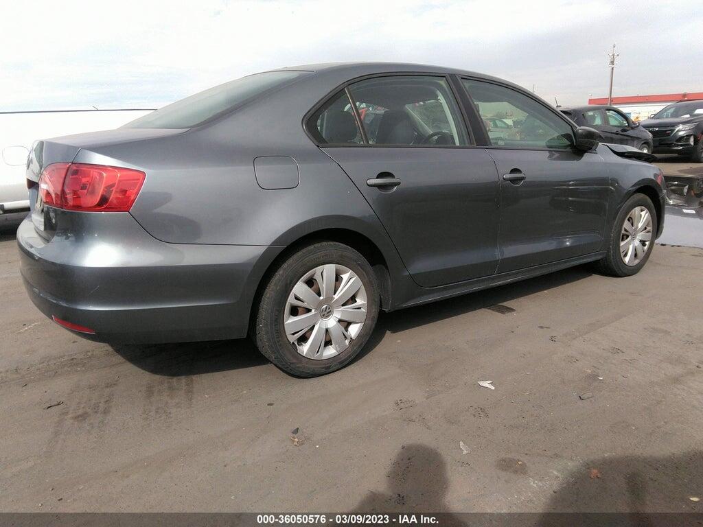 3VW2K7AJ5DM363252 2013 VOLKSWAGEN JETTA photo no. 4