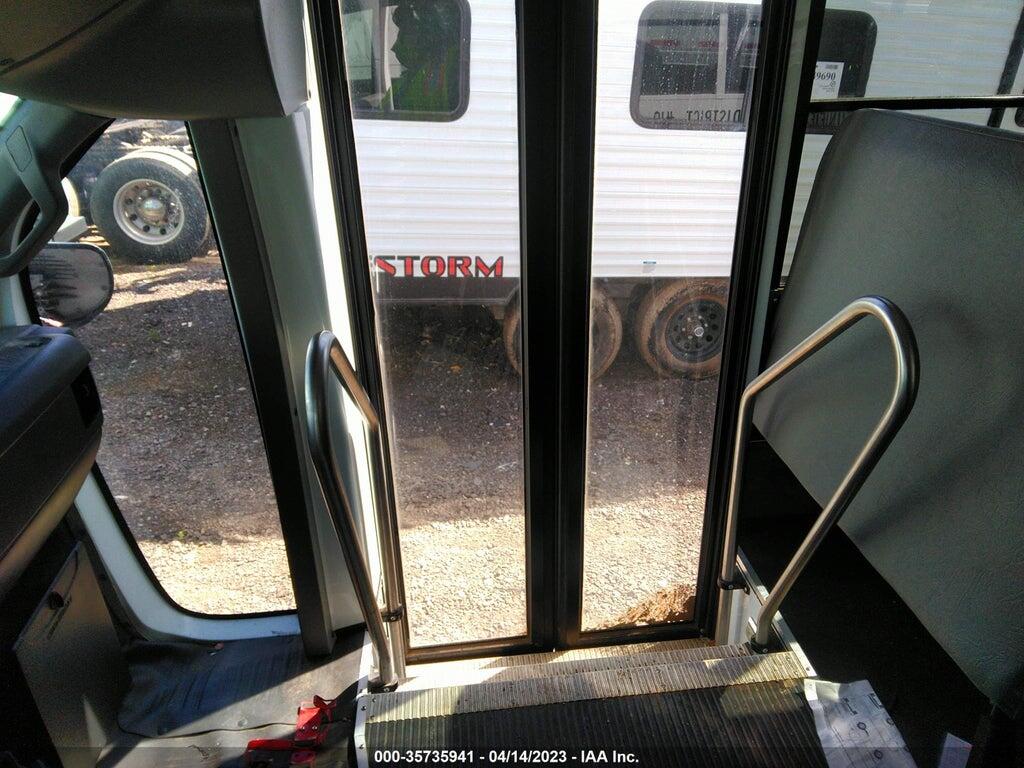 1HA3GSBG4HN004786 2017 MCRL BUS photo no. 8