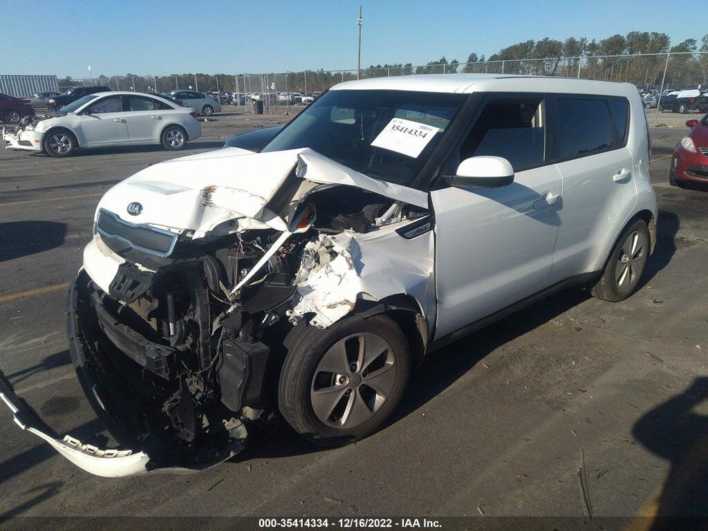 KNDJN2A29F7152571 2015 KIA SOUL photo no. 2
