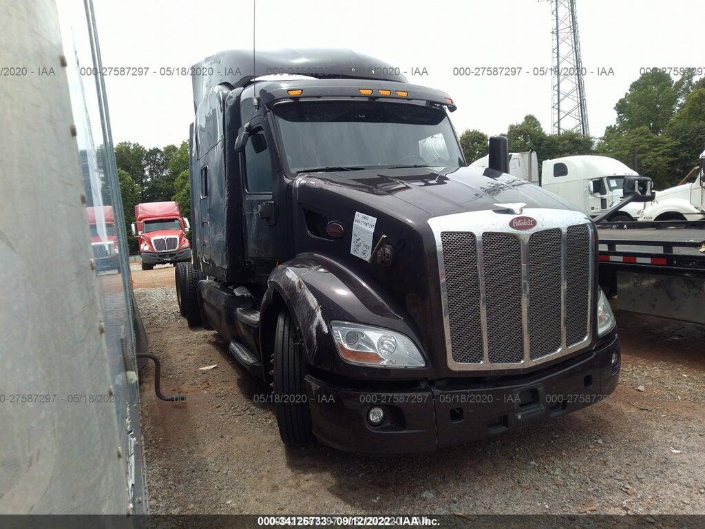 1XPBDP9X8HD363669 2017 PETERBILT 579 photo no. 1