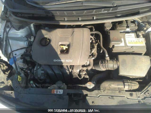 3KPFL4A77HE132020 2017 KIA FORTE photo no. 10