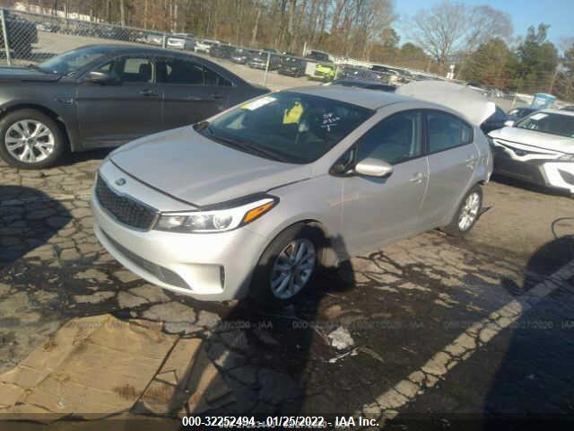 3KPFL4A77HE132020 2017 KIA FORTE photo no. 2