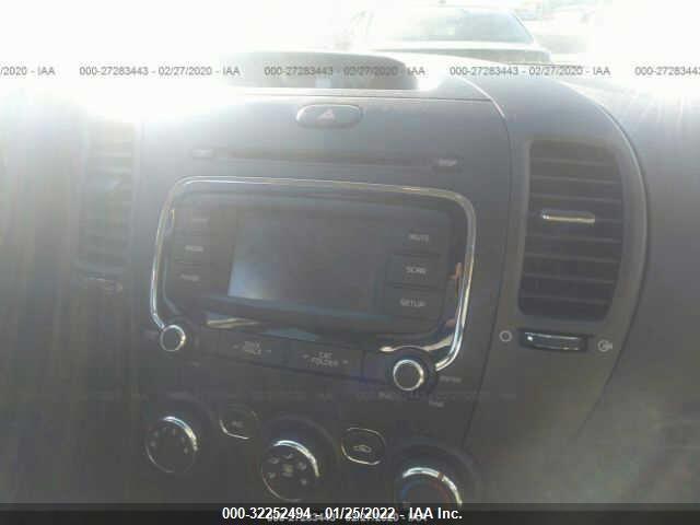 3KPFL4A77HE132020 2017 KIA FORTE photo no. 6