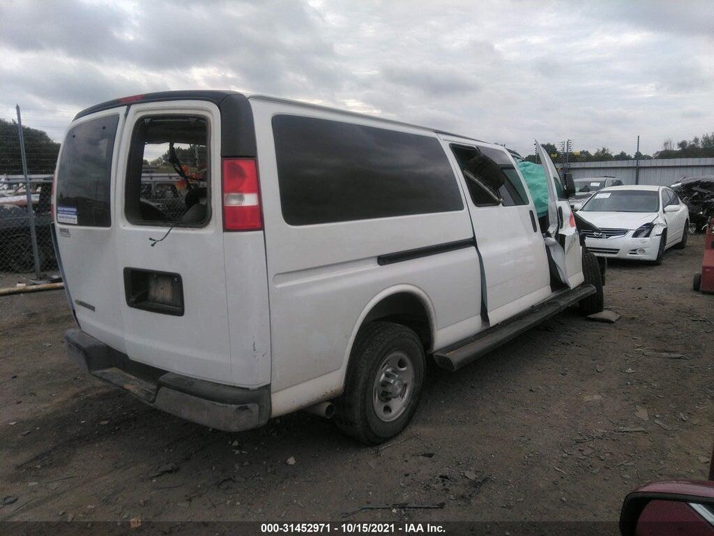 1GAZGPFG3K1240925 2019 CHEVROLET EXPRESS 3500 photo no. 4
