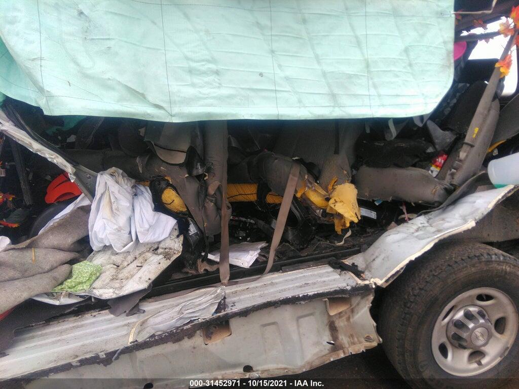 1GAZGPFG3K1240925 2019 CHEVROLET EXPRESS 3500 photo no. 8