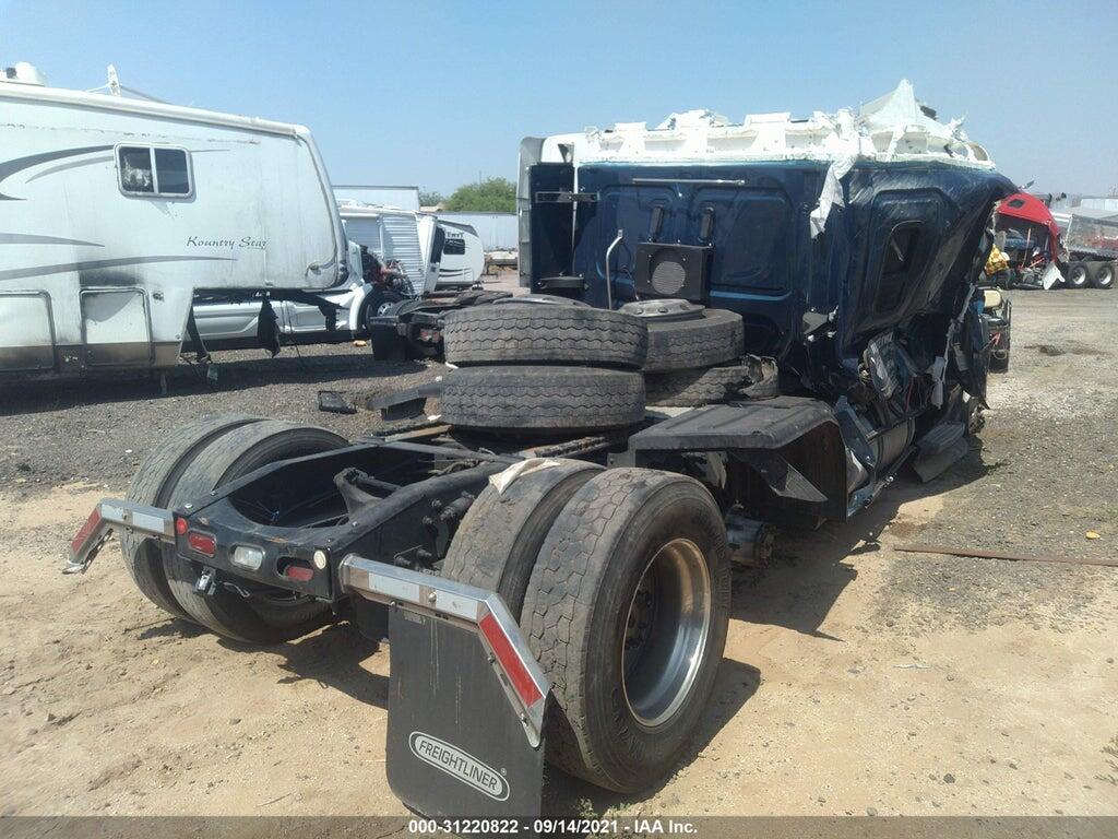 1FUJHHDR5LLLU8277 2020 FREIGHTLINER CASCADIA 126 photo no. 4