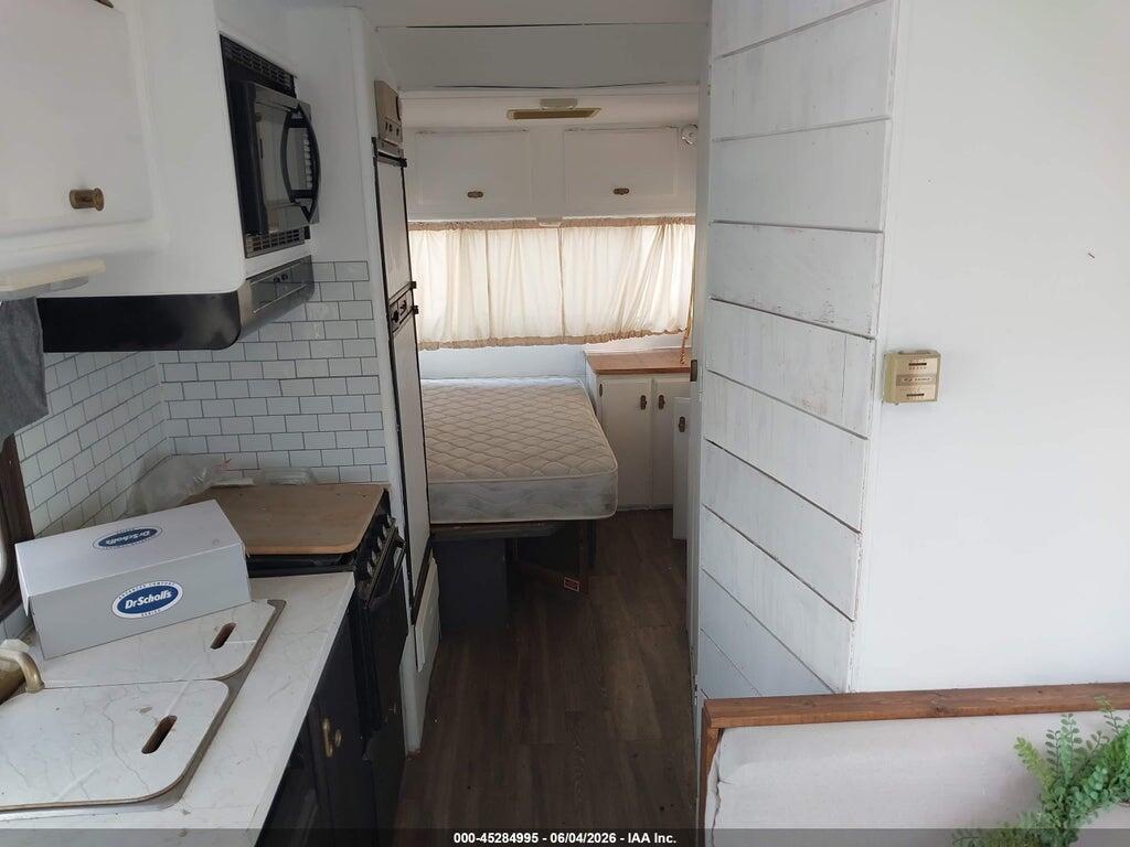 1FDKE30L6HHB11618 1987 FORD ECONOLINE photo no. 8