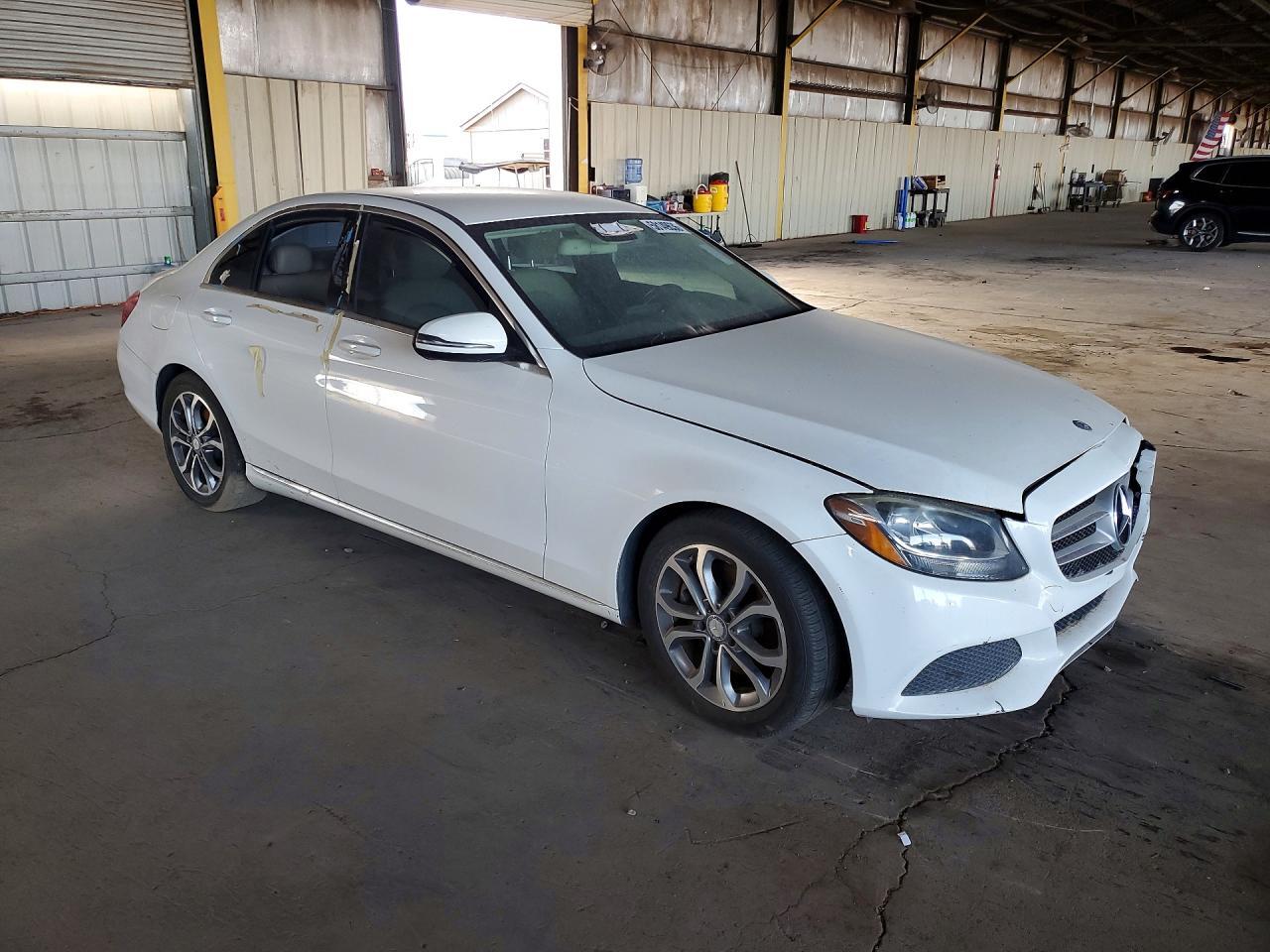2017 MERCEDES-BENZ C 300 — Фото 5 из 13