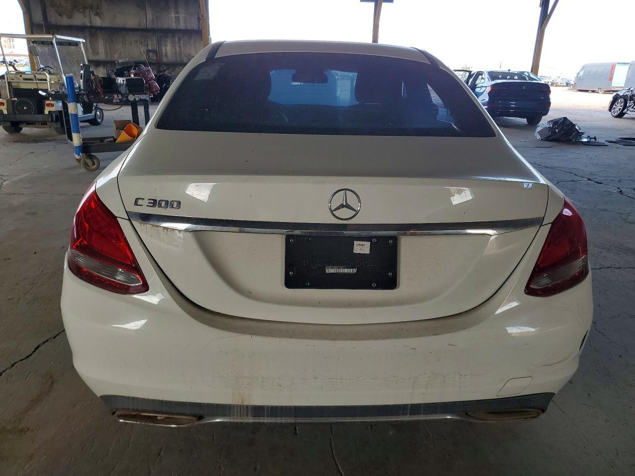 2017 MERCEDES-BENZ C 300 — Фото 7 из 13