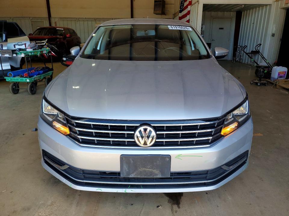 2017 VOLKSWAGEN PASSAT S — Фото 5 из 12