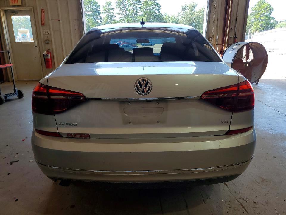 2017 VOLKSWAGEN PASSAT S — Фото 6 из 12