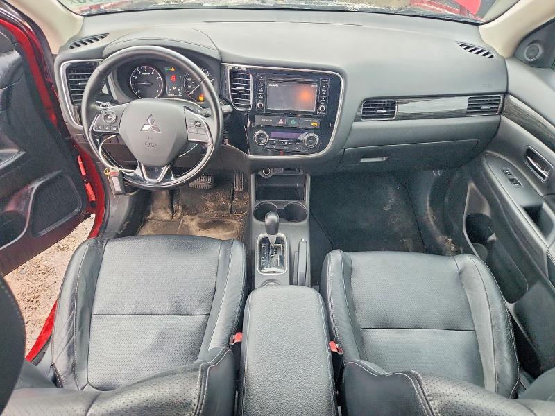 2016 MITSUBISHI OUTLANDER SE — Фото 8 из 12