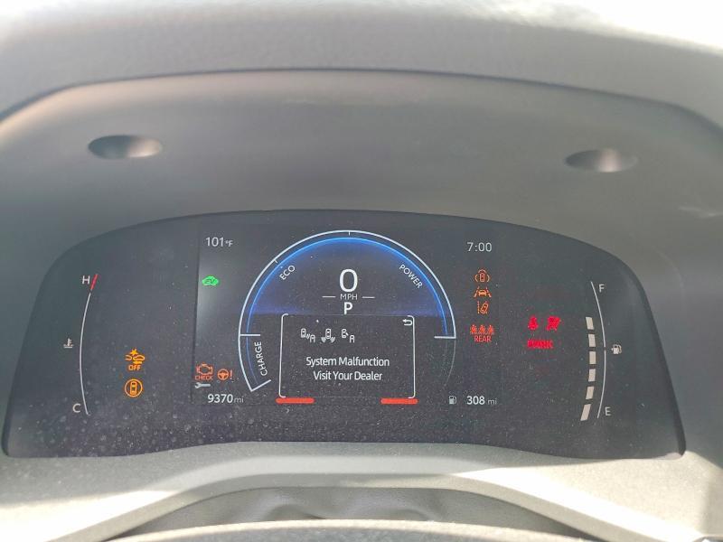 2026 TOYOTA CAMRY LE — Фото 9 из 12