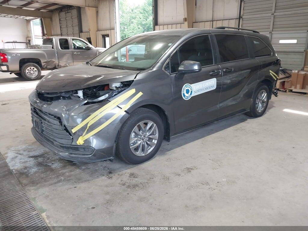 5TDKSKFC8SS205677 2025 TOYOTA SIENNA photo no. 2