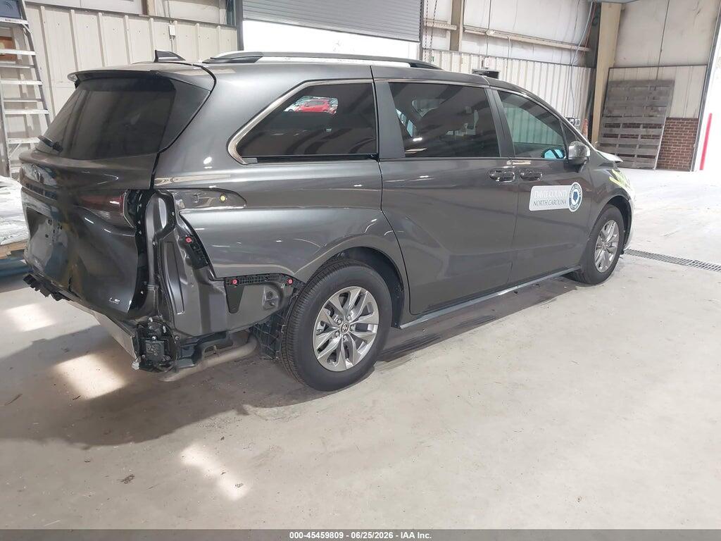 5TDKSKFC8SS205677 2025 TOYOTA SIENNA photo no. 4